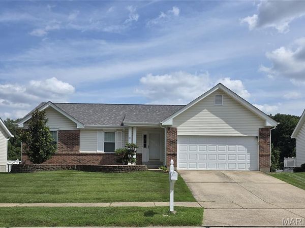 638 Oak Springs Trail Drive , Ballwin, MO 63021