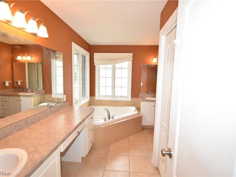 2145 Squirrel Run, Mineral Ridge, OH 44440 Photo 14