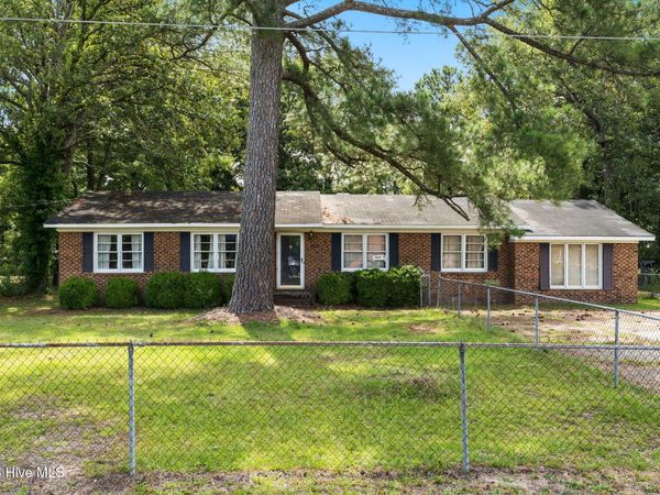 402 5th Street, Bladenboro, NC 28320