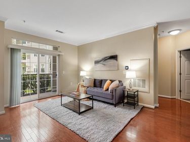 2465 ARMY NAVY DRIVE , Unit 104, ARLINGTON, VA 22206