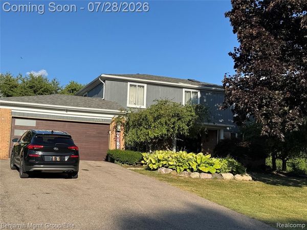 6043 Ledgeway Drive, West Bloomfield Twp, MI 48322