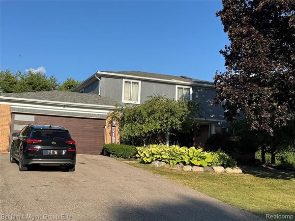 6043 Ledgeway Drive, West Bloomfield Twp, MI 48322