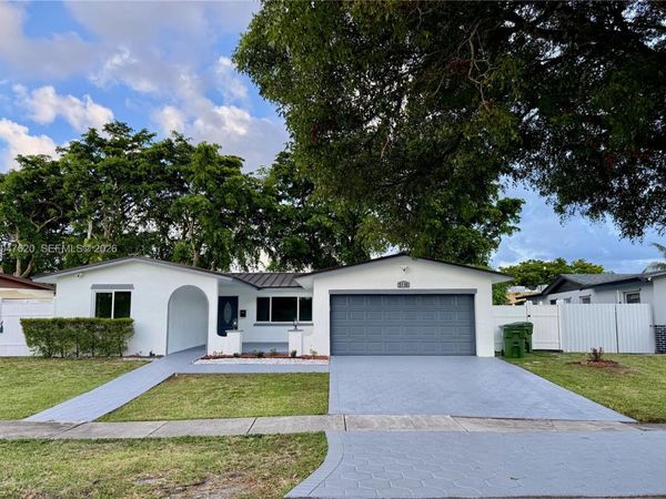 9110 NW 18th Ct , Pembroke Pines, FL 33024