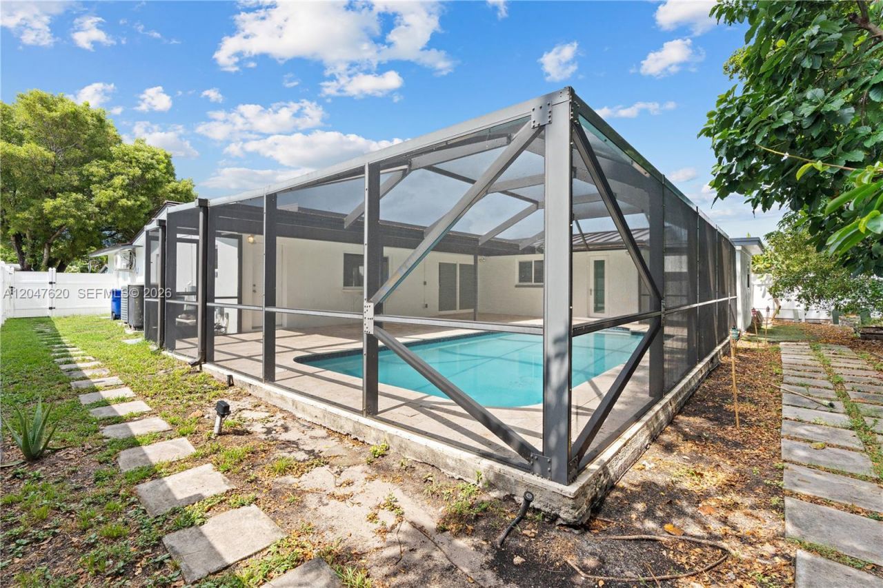 9110 NW 18th Ct, Pembroke Pines, FL 33024 Photo