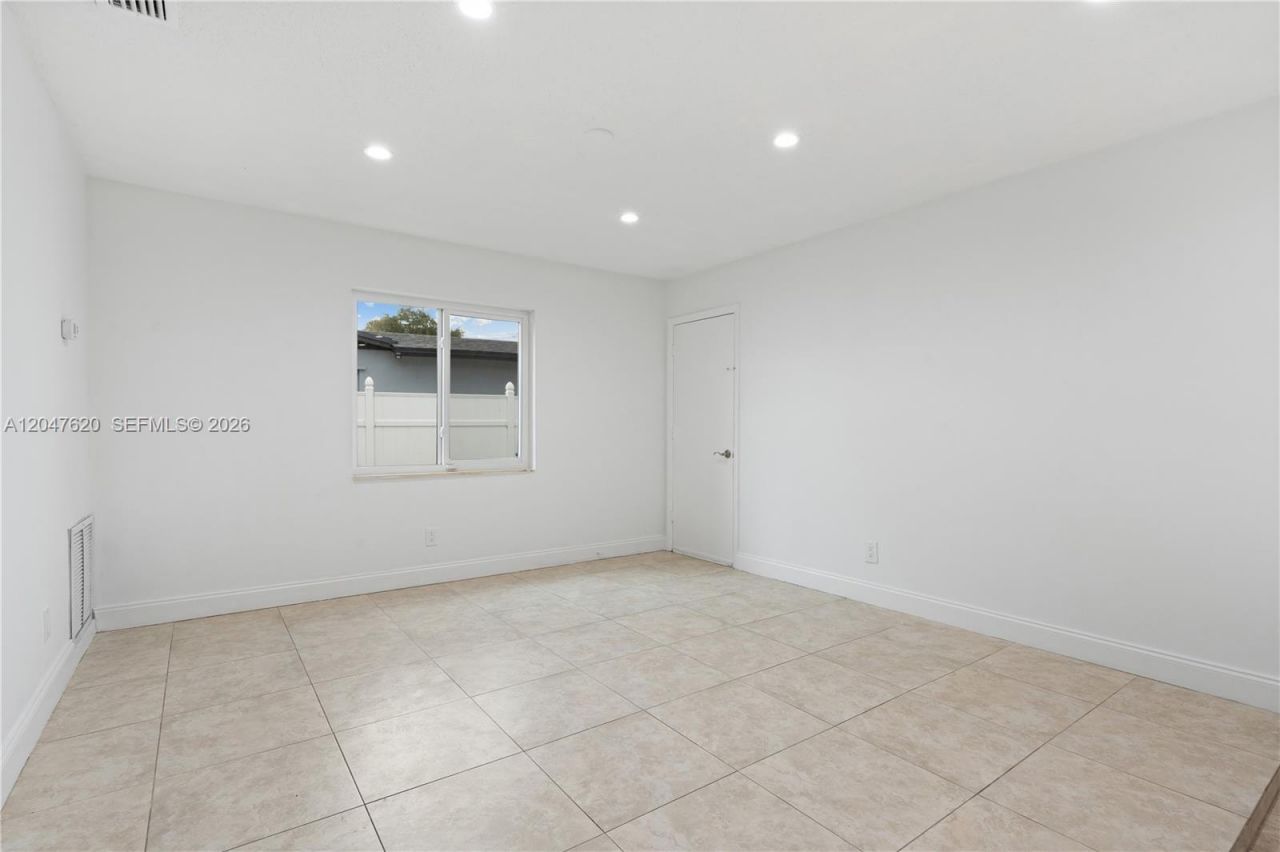 9110 NW 18th Ct, Pembroke Pines, FL 33024 Photo