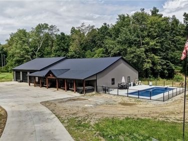 6168 SE Buckeye Hollow Road SE, Uhrichsville, OH 44683