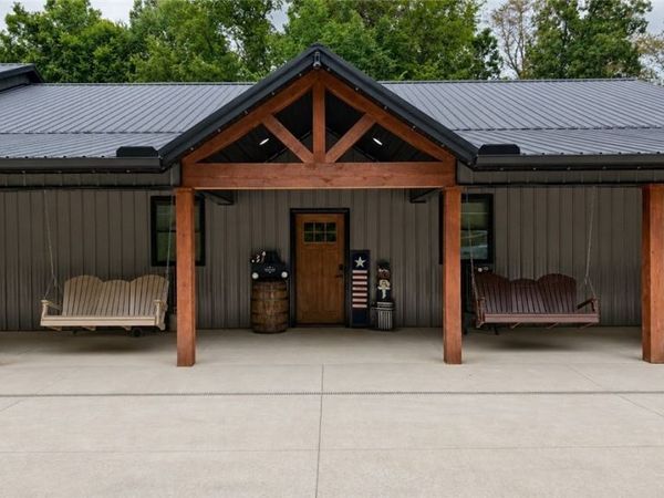 6168 SE Buckeye Hollow Road SE, Uhrichsville, OH 44683