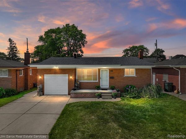 22444 Wildwood Street , St. Clair Shores, MI 48081
