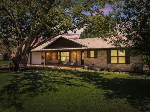188 County Road 345 , Rosebud, TX 76570