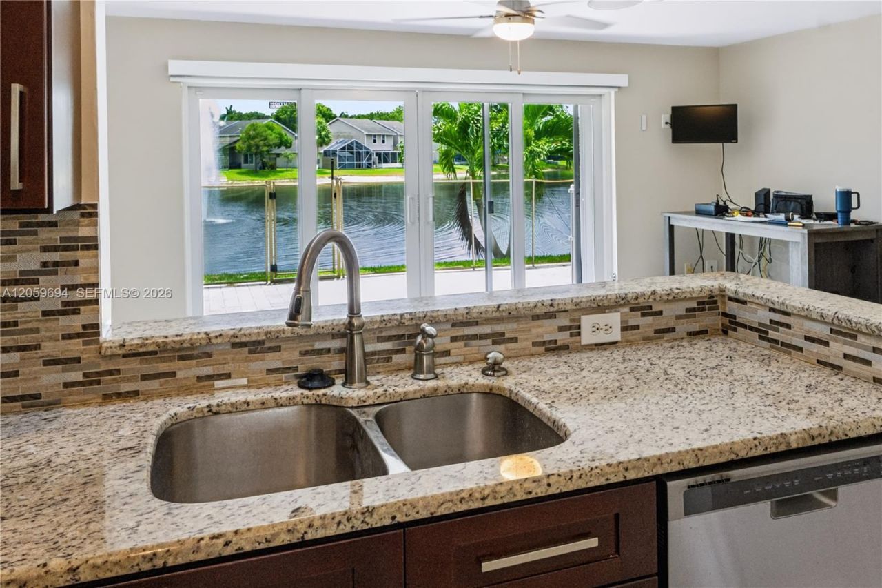 3824 NW 122nd Ter, Sunrise, FL 33323 Photo