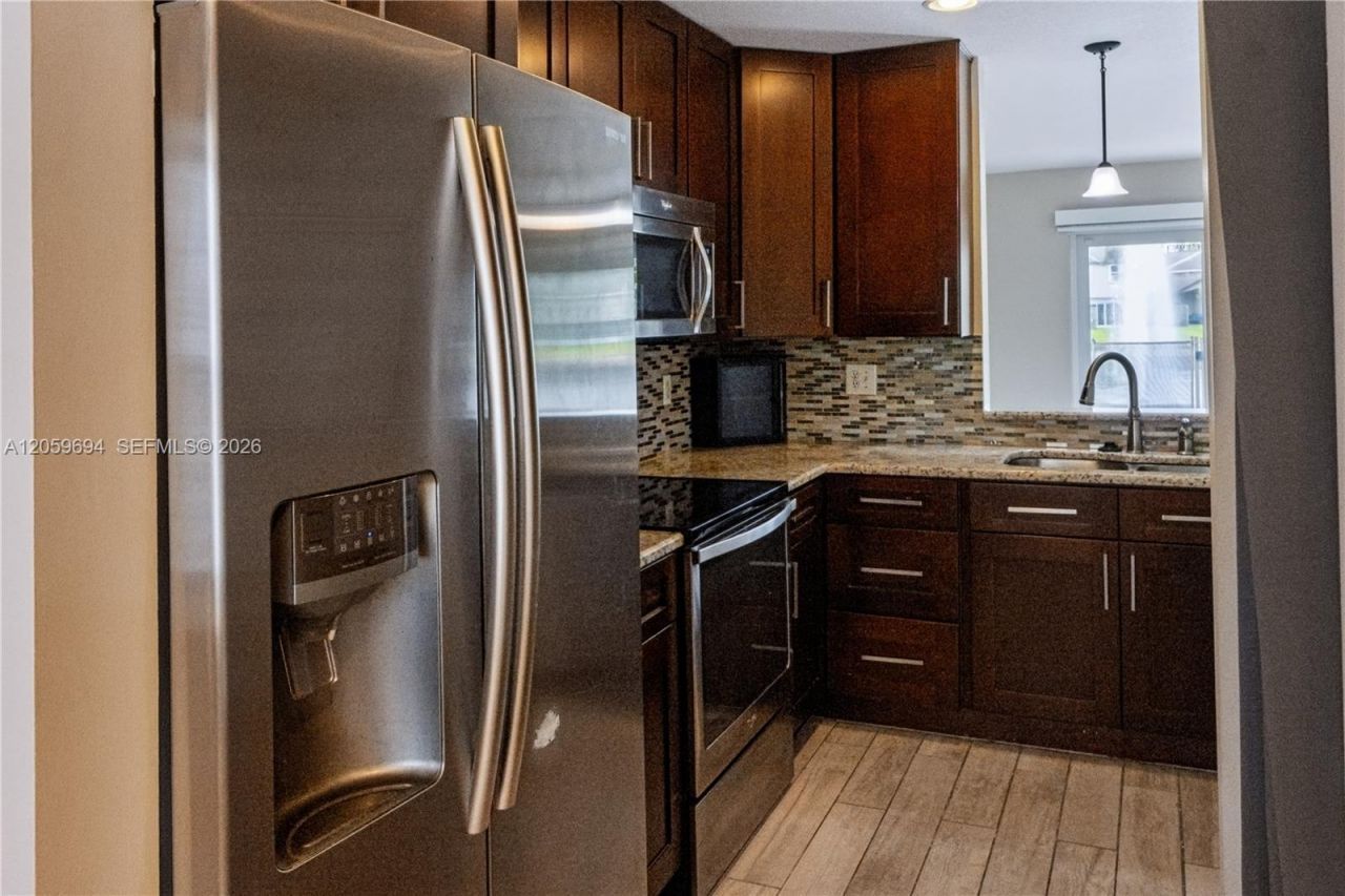 3824 NW 122nd Ter, Sunrise, FL 33323 Photo