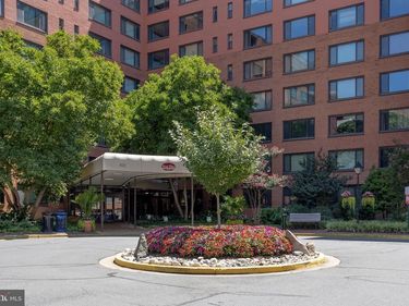 1021 ARLINGTON BOULEVARD, Unit 824, ARLINGTON, VA 22209