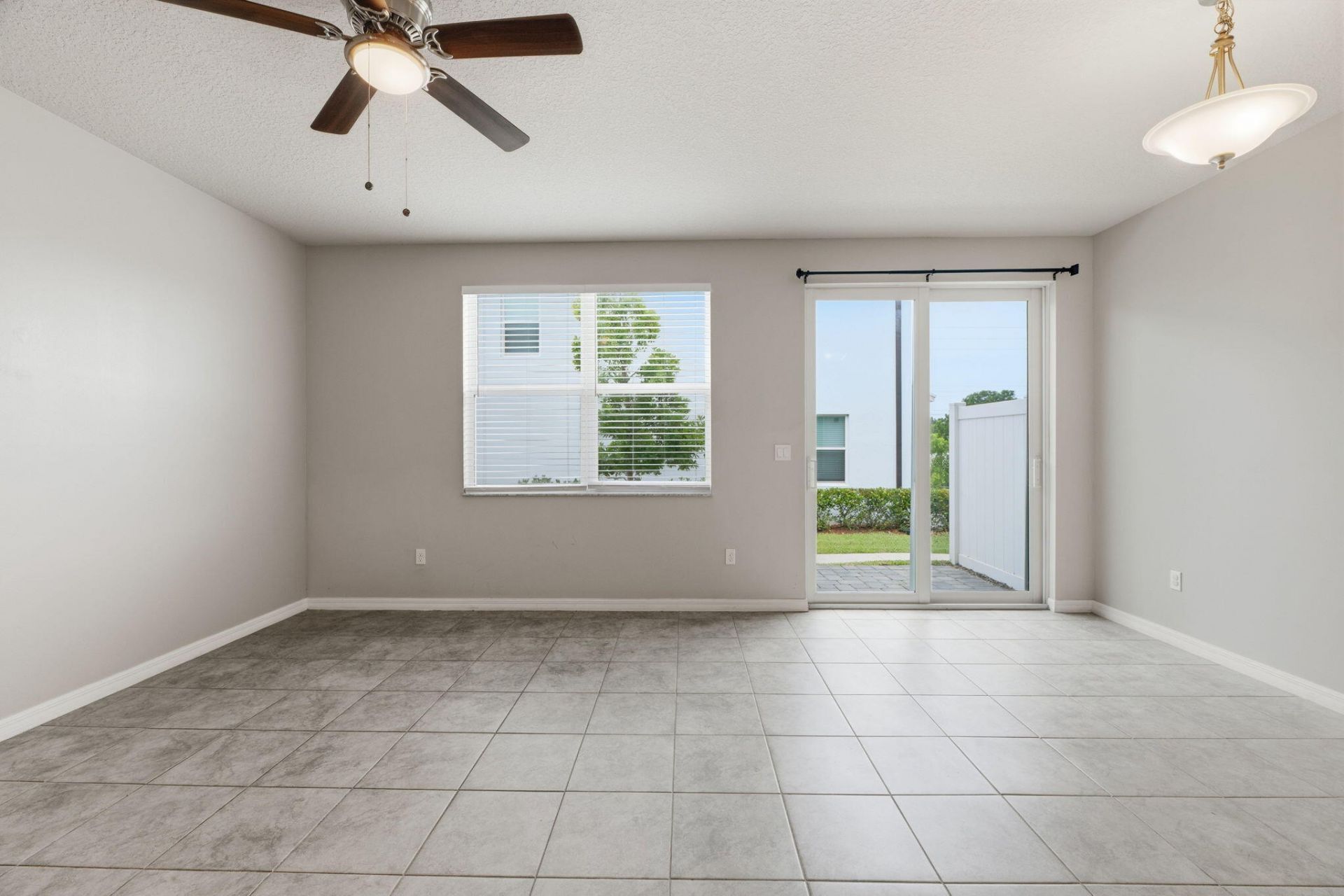 4046 Hot Springs Avenue, Palm Springs, FL 33461 Photo