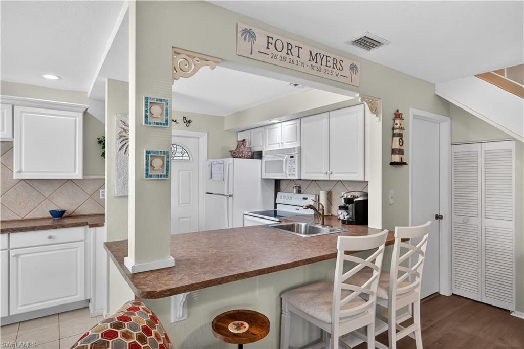 3301 Prince Edward Island Cir, Unit 2, Fort Myers, FL 33907 Photo