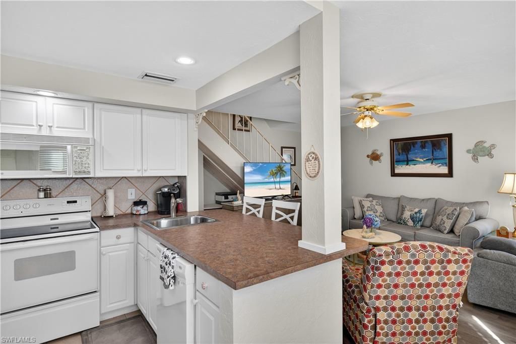 3301 Prince Edward Island Cir, Unit 2, Fort Myers, FL 33907 Photo