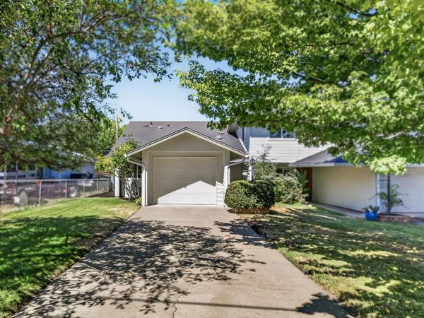 241 Clay Street, Ashland, OR 97520