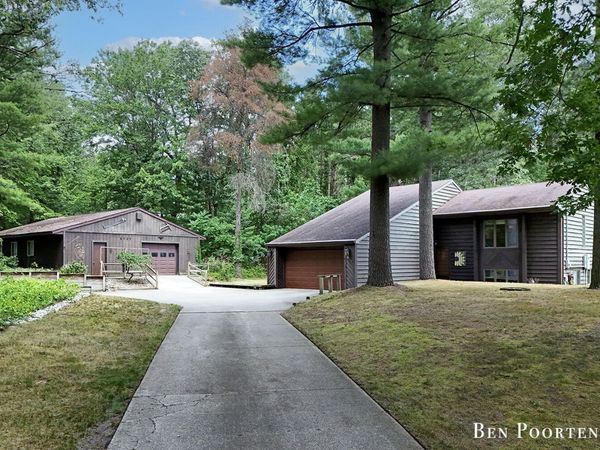 8707 White Fawn Trail NE, Rockford, MI 49341