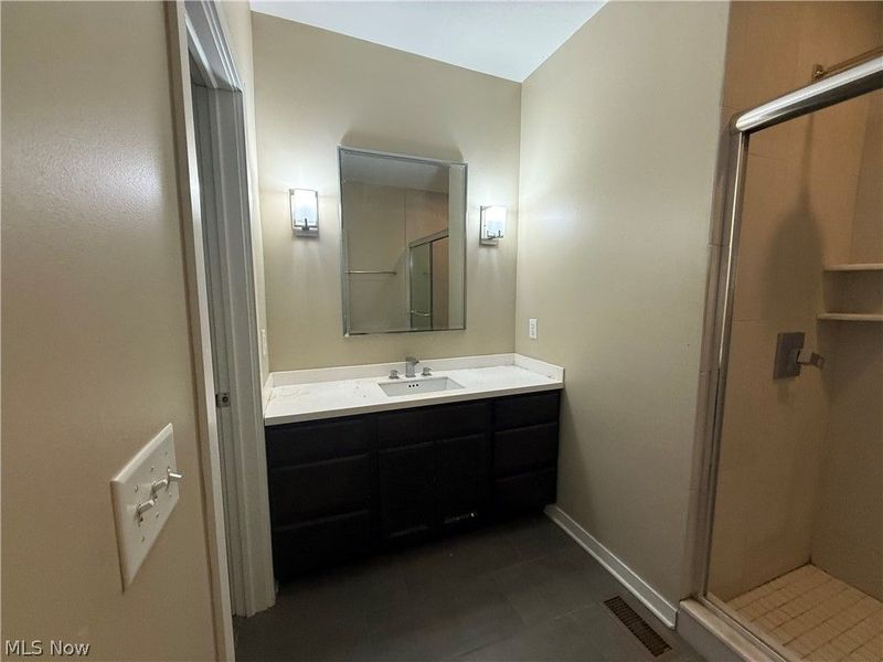 5703 Bridge Avenue, Cleveland, OH 44102 Photo 12