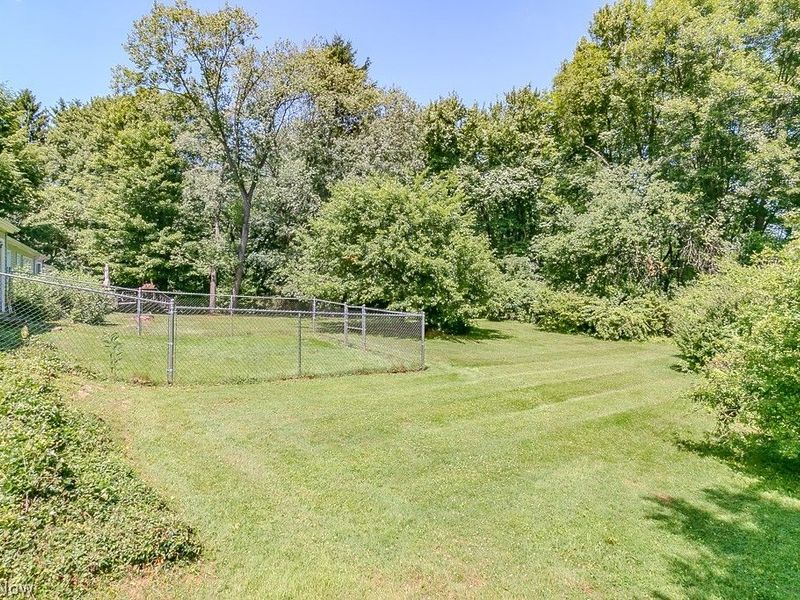 8422 Holly Hill Drive, Novelty, OH 44072 Photo 3