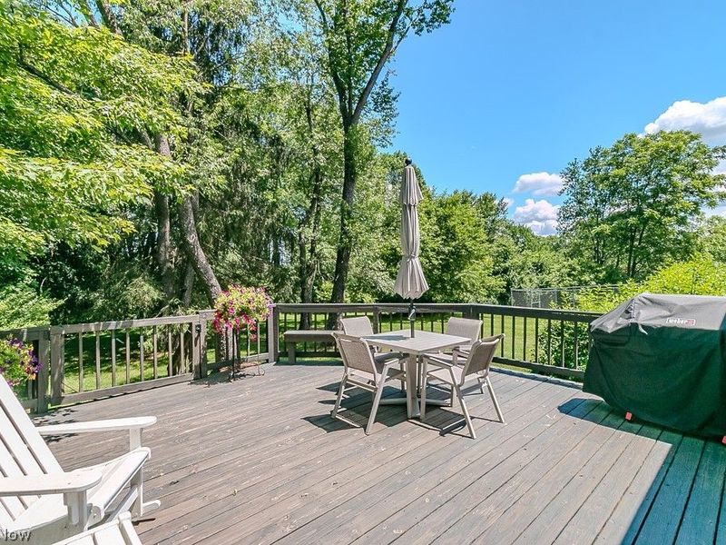 8422 Holly Hill Drive, Novelty, OH 44072 Photo 5