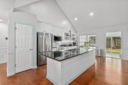 1117 Langdoc Street photo 4