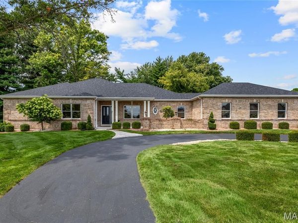 63 Leinster Hill Lane, Weldon Spring, MO 63304