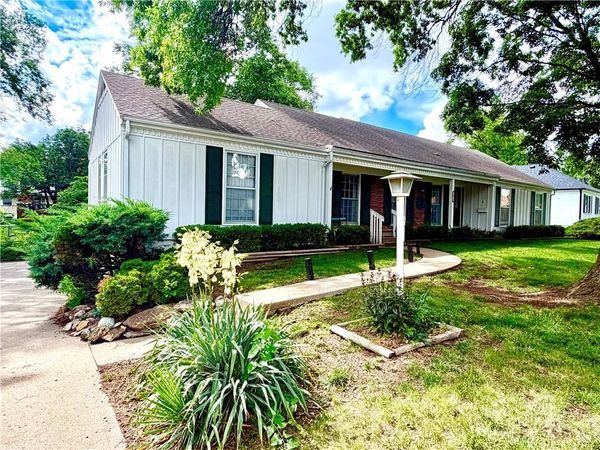 9516 Buena Vista Street, Overland Park, KS 66207