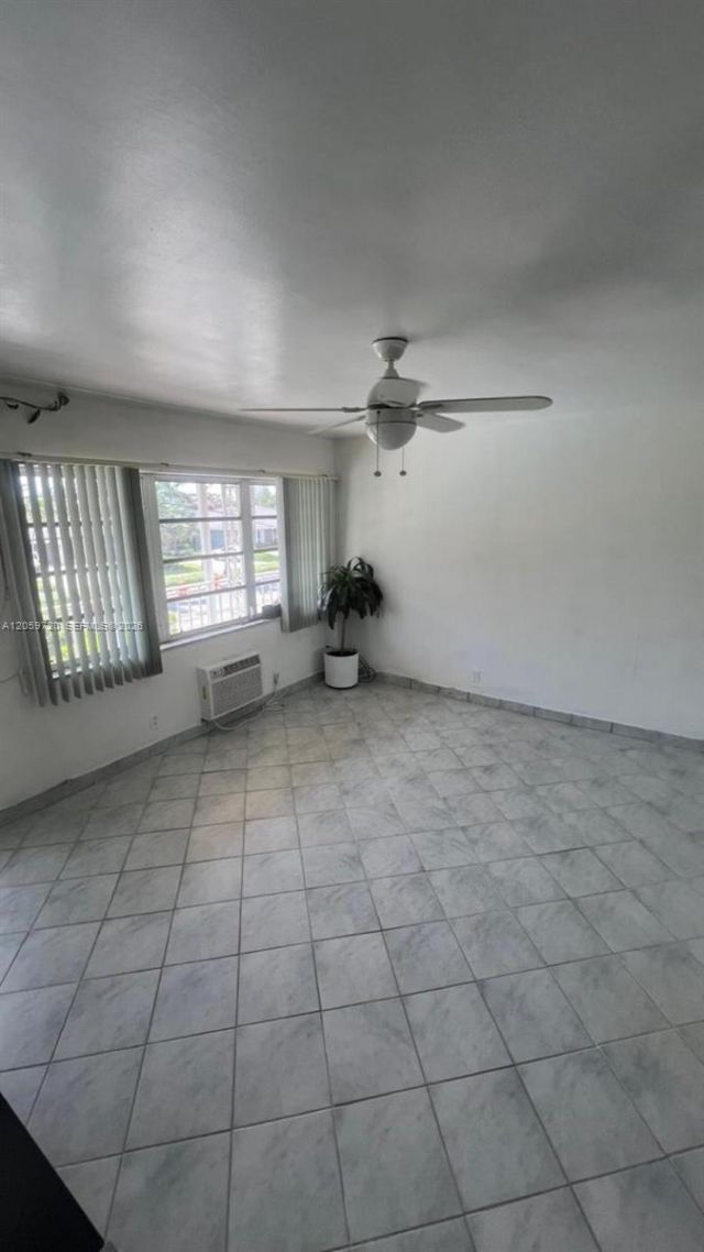 500 Layne Blvd , Unit 14, Hallandale Beach, FL 33009 Photo