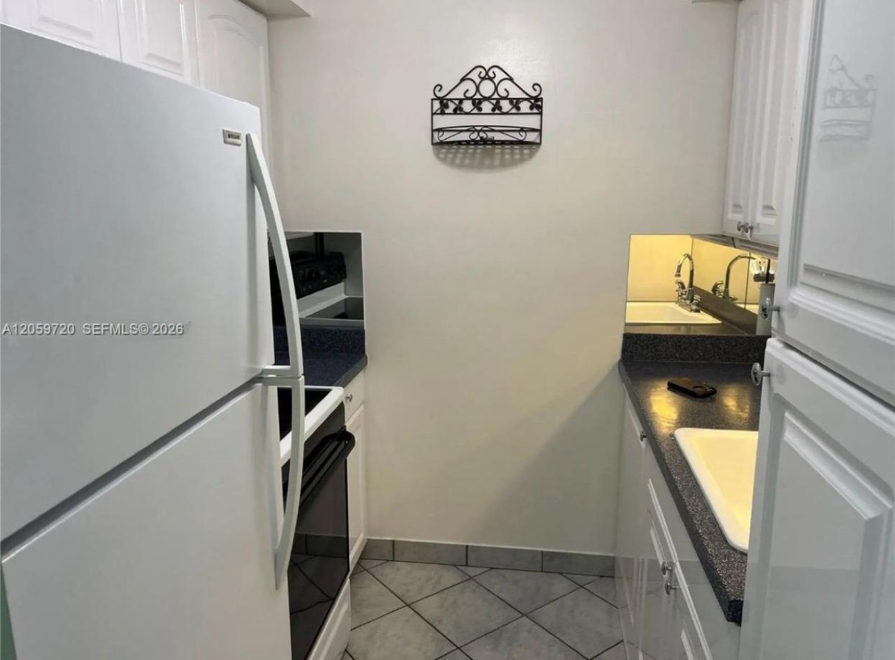 500 Layne Blvd , Unit 14, Hallandale Beach, FL 33009 Photo