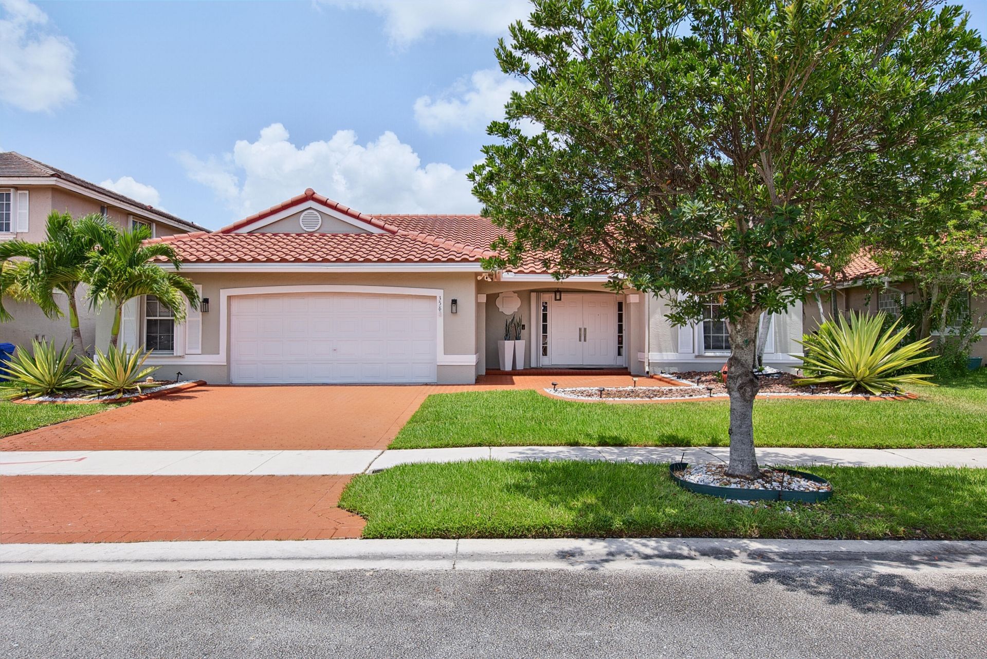 358 SW 188th Terrace, Pembroke Pines, FL 33029 Photo