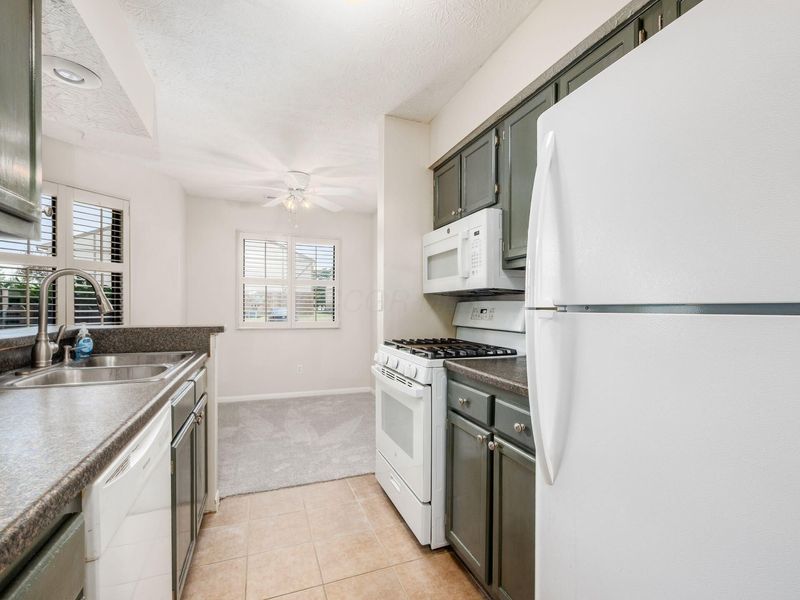 2196 Hedgerow Road, Unit 2196C, Columbus, OH 43220 Photo 15