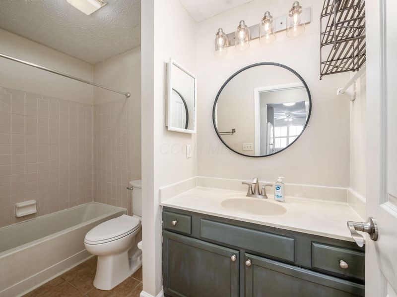 2196 Hedgerow Road, Unit 2196C, Columbus, OH 43220 Photo 17