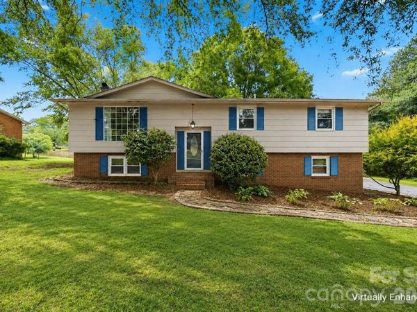 3233 26th Street NE, Hickory, NC 28601