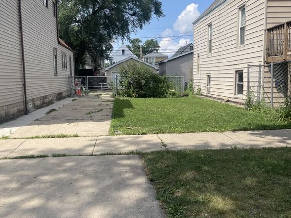 4844 W Gunnison Street , Chicago, IL 60630
