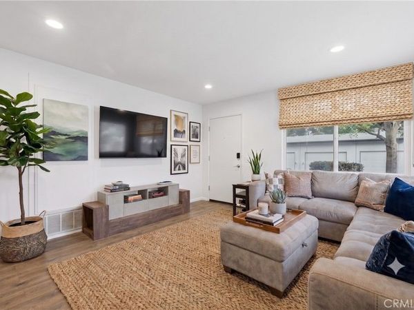 1346 E Hillcrest, Unit 40, Thousand Oaks, CA 91362