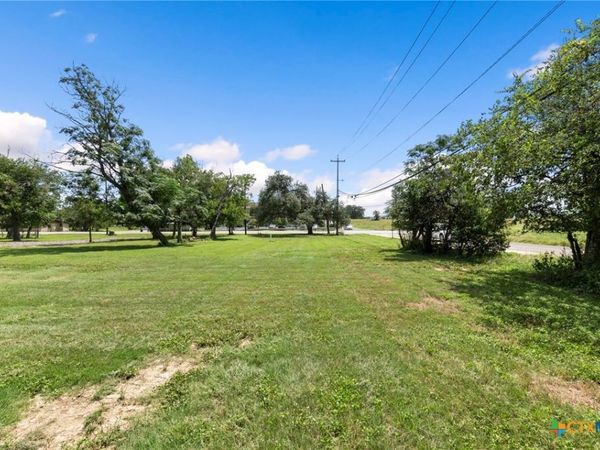 1410 N Bishop Street , San Marcos, TX 78666