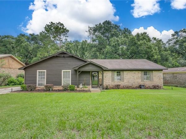 1800 Princeton Woods Drive E, Mobile, AL 36618