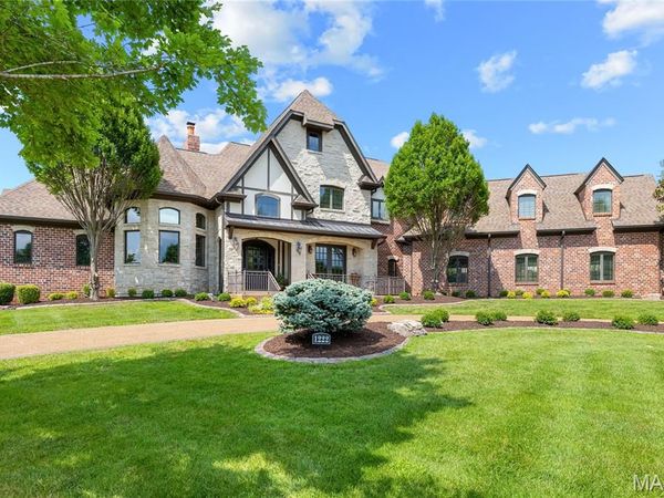 1222 Devonworth Drive, Town and Country, MO 63017
