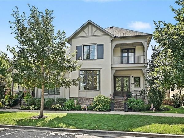 5207 Meadowbrook Parkway, Prairie Village, KS 66207