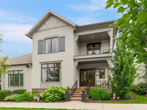5207 Meadowbrook Parkway, Prairie Village, KS 66207