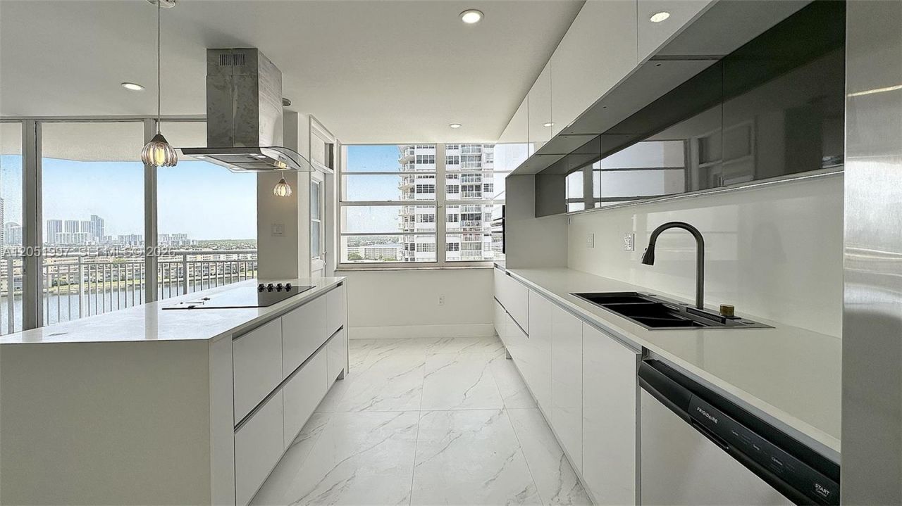 18061 Biscayne Blvd, Unit 1204, Aventura, FL 33160 Photo