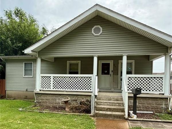 137 E 3rd Street, Roxana, IL 62084