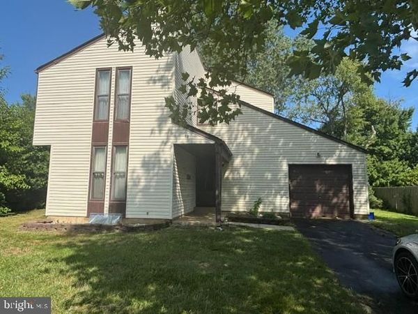 19 PENNINGTON RD, EAST WINDSOR, NJ 08520