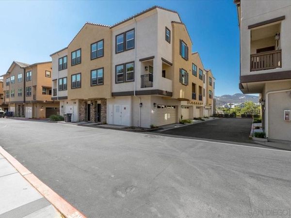 257 Mission Villas Rd, San Marcos, CA 92069