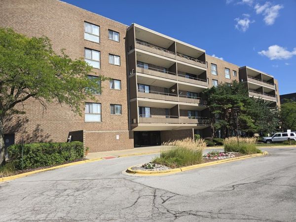 7 E Carriageway Drive , Unit 214, Hazel Crest, IL 60429