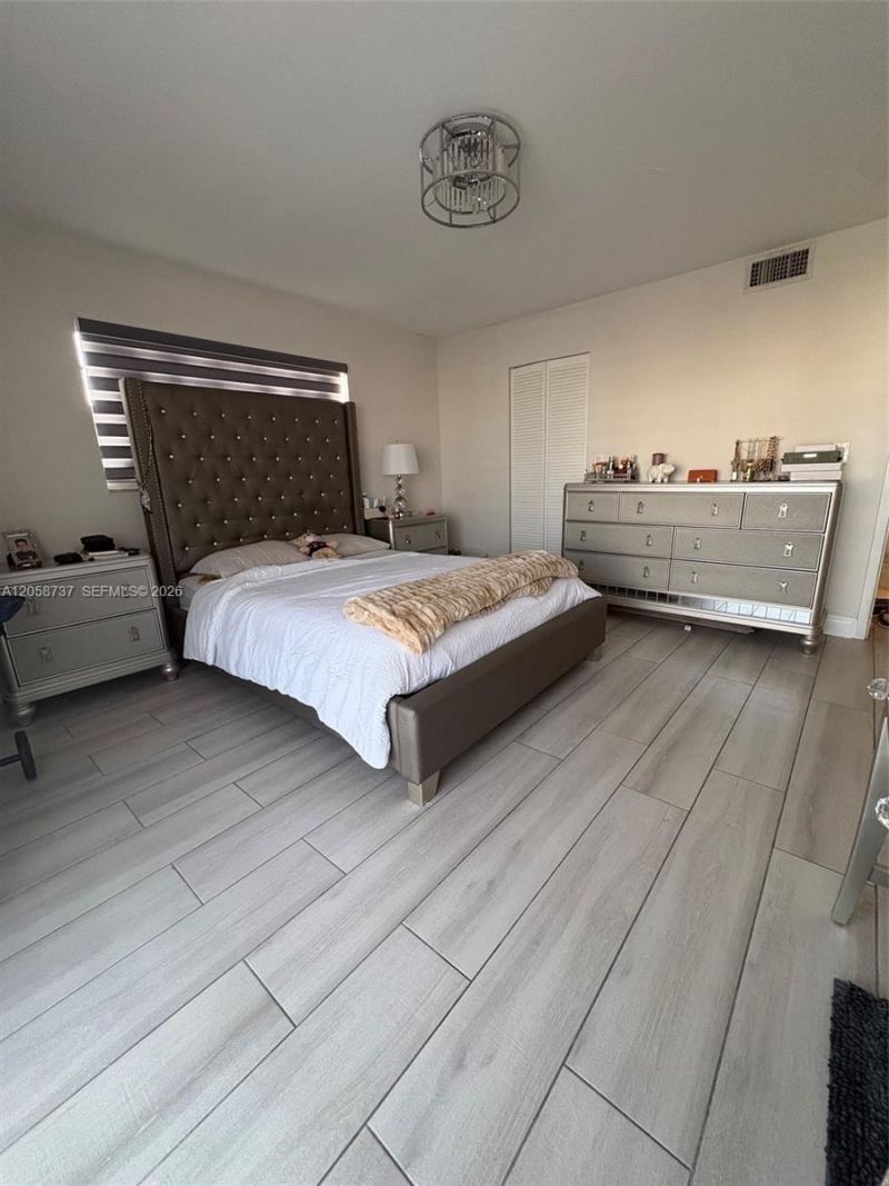 7620 Carlyle Ave, Unit 502, Miami Beach, FL 33141 Photo