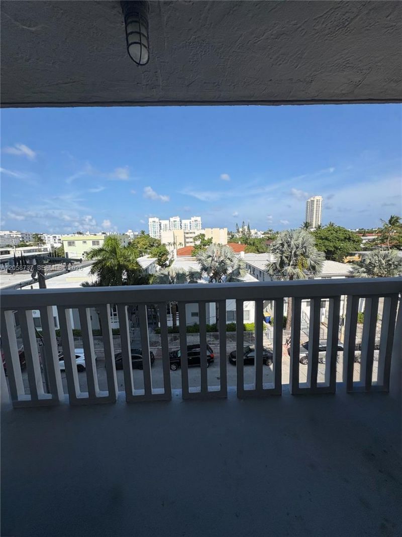7620 Carlyle Ave, Unit 502, Miami Beach, FL 33141 Photo