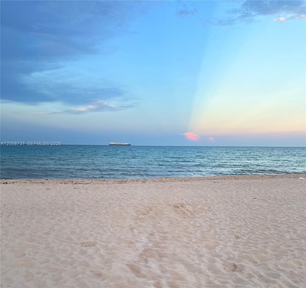 7620 Carlyle Ave, Unit 502, Miami Beach, FL 33141 Photo