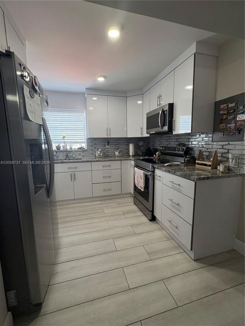 7620 Carlyle Ave, Unit 502, Miami Beach, FL 33141 Photo