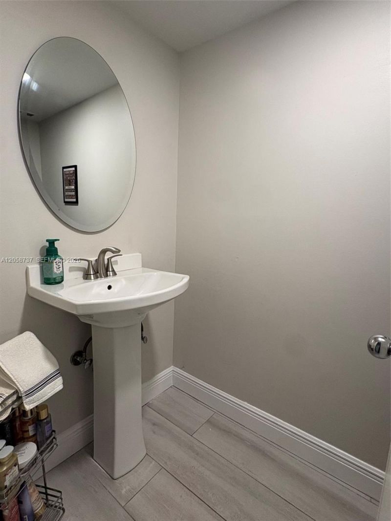 7620 Carlyle Ave, Unit 502, Miami Beach, FL 33141 Photo